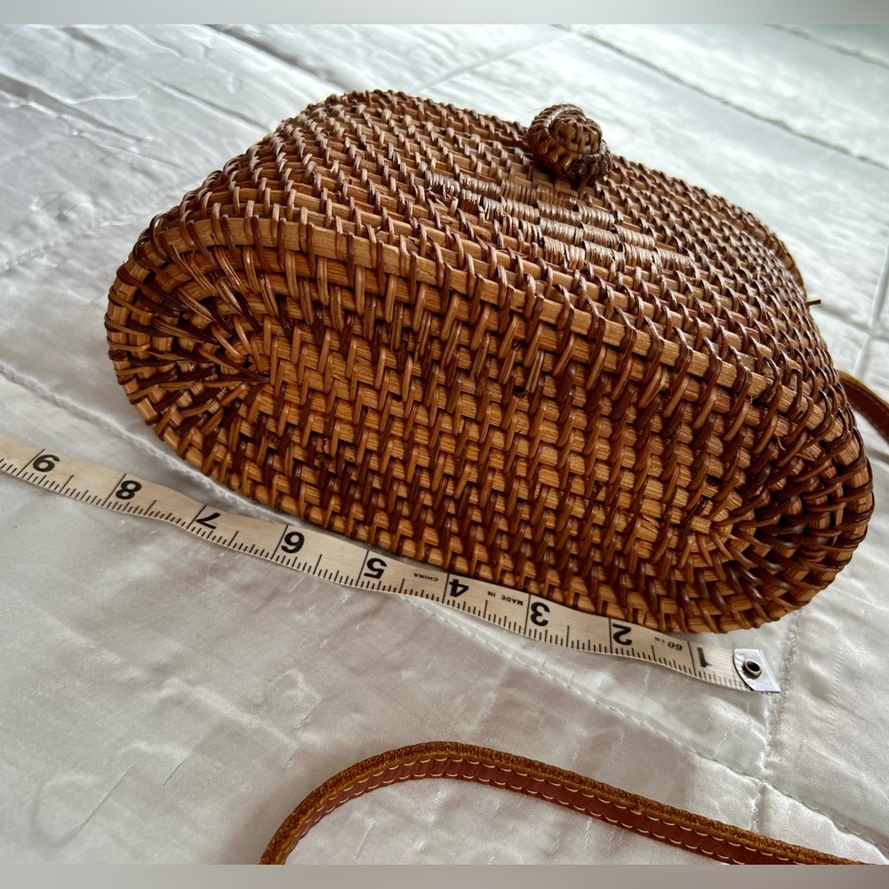 Handmade Rattan Camera Shoulder Bag – Boho Crossbody - Picture 7 of 15
